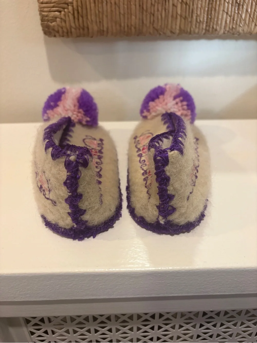 Minas LP Traditional Greek Wool Kids Pom-Pom Slippers - US 11 UK 10